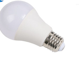 E27 E14 B22 dentro del material llevado de Chips Aluminum Alloy Lamp Body del bulbo 2835 para la oficina